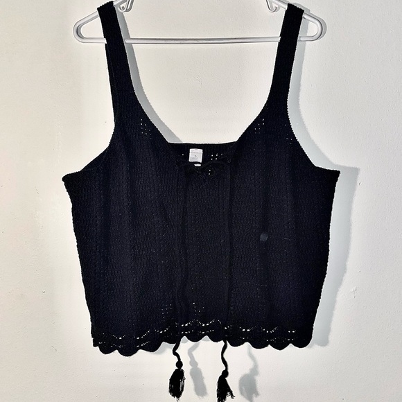 Old Navy Tops - Old Navy Black Knit Crochet Cropped Tank Top